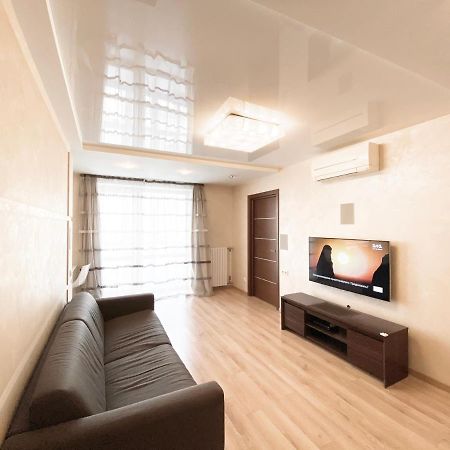 2-Bedroom Apartment Most City Area, Ekaterynoslav Square دنيبروبيتروفسك المظهر الخارجي الصورة