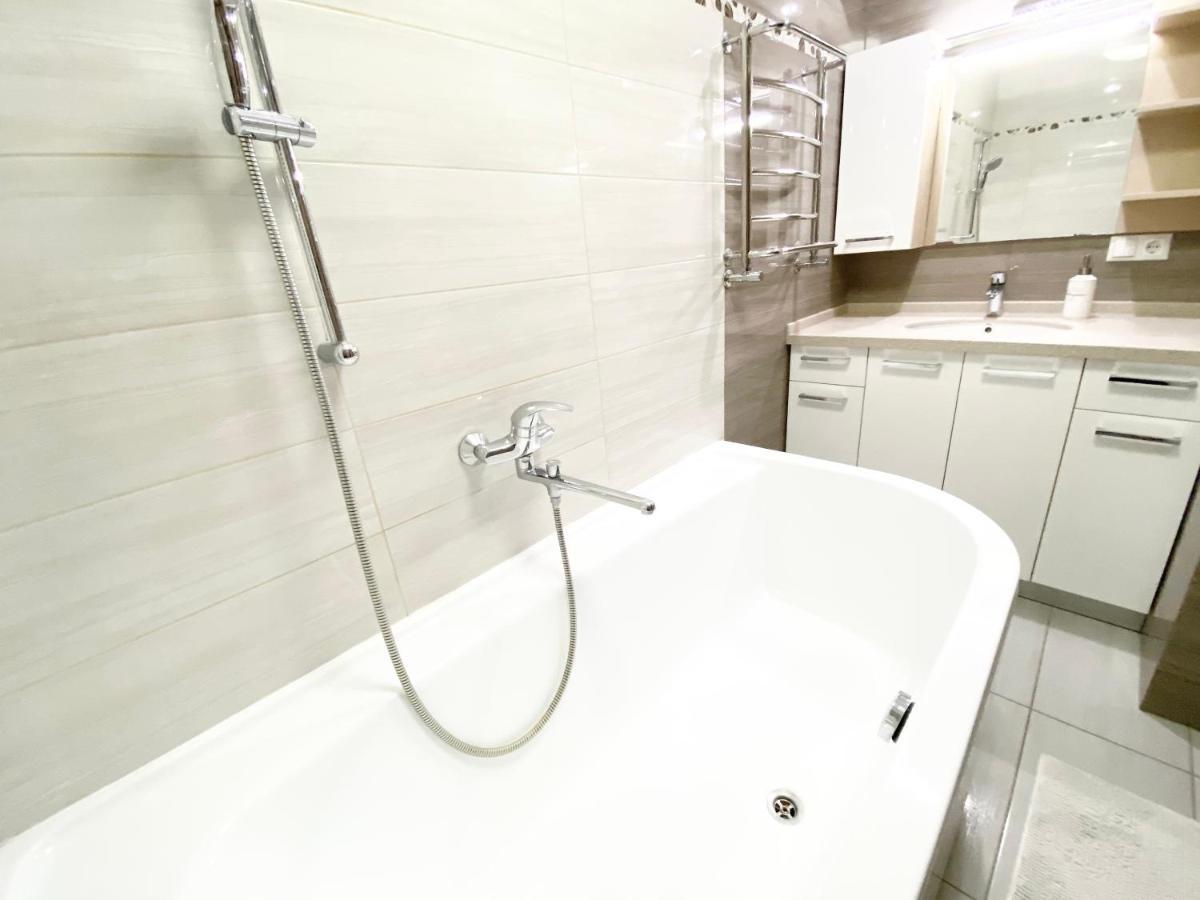 2-Bedroom Apartment Most City Area, Ekaterynoslav Square دنيبروبيتروفسك المظهر الخارجي الصورة